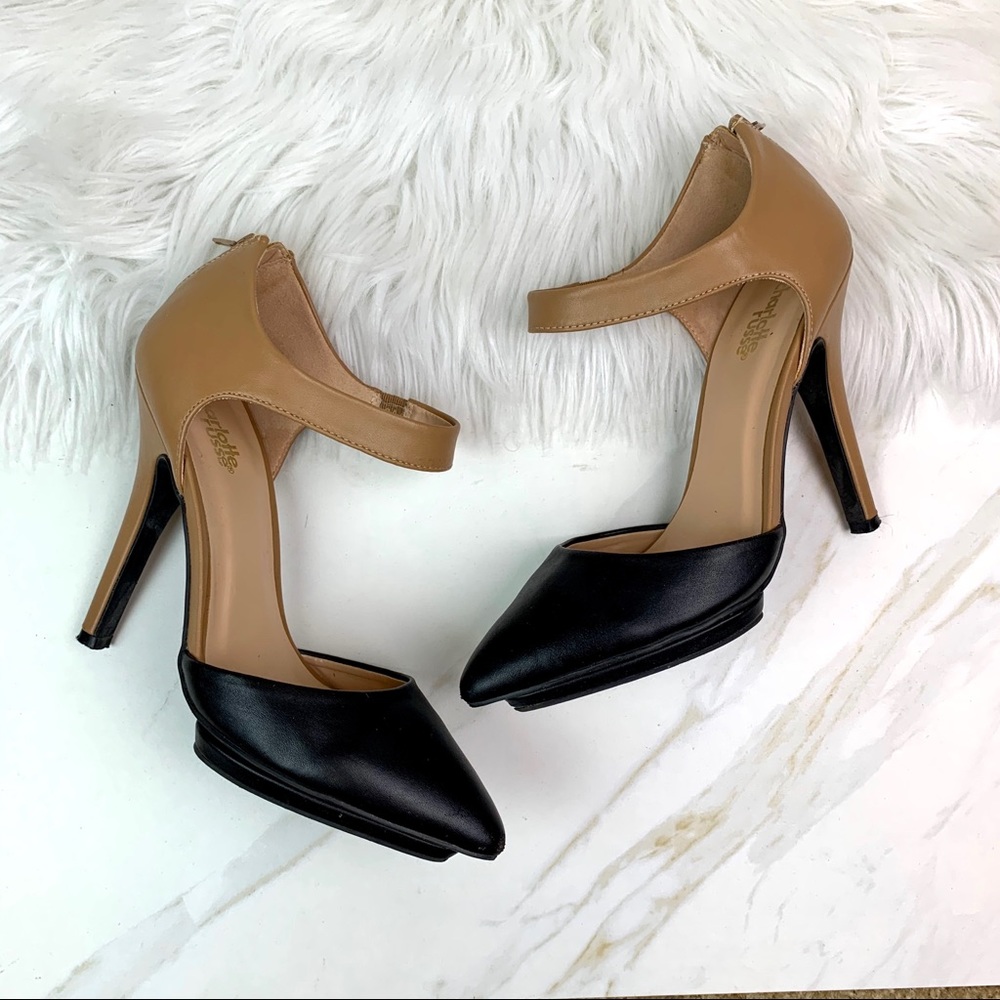 🔥4 for 25 Charlotte Russe Black & Tan Pointy Heel - Picture 2 of 7